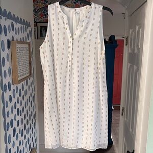 Crown & Ivy White and Gold Sleeveless Dress